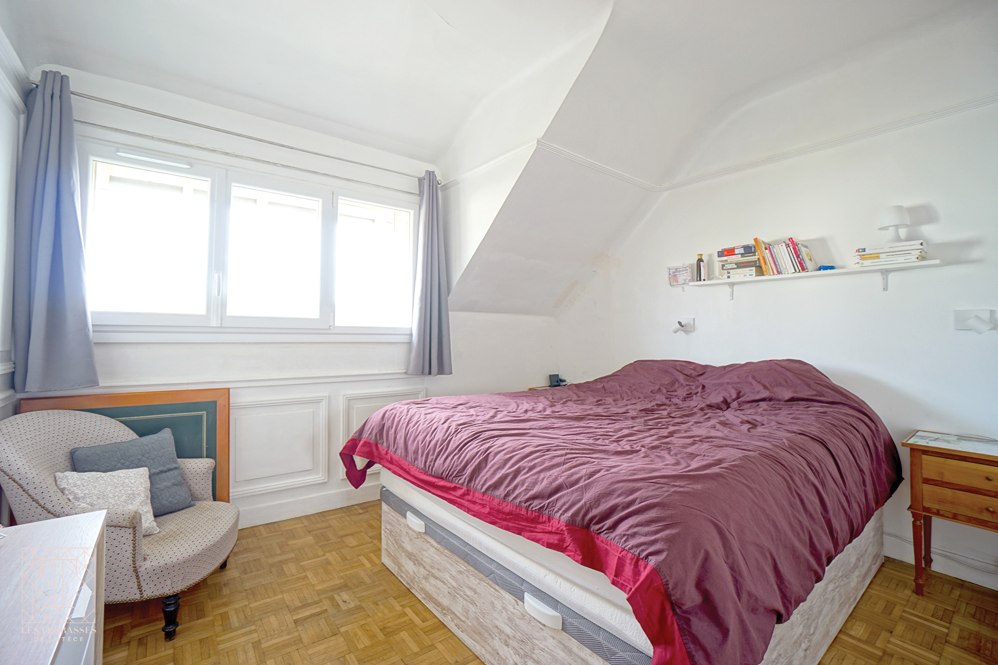 Photo n°11 du bien immobilier Issy-Les-Moulineaux : Appartement 4 pièces avec une terrasse et un jardin