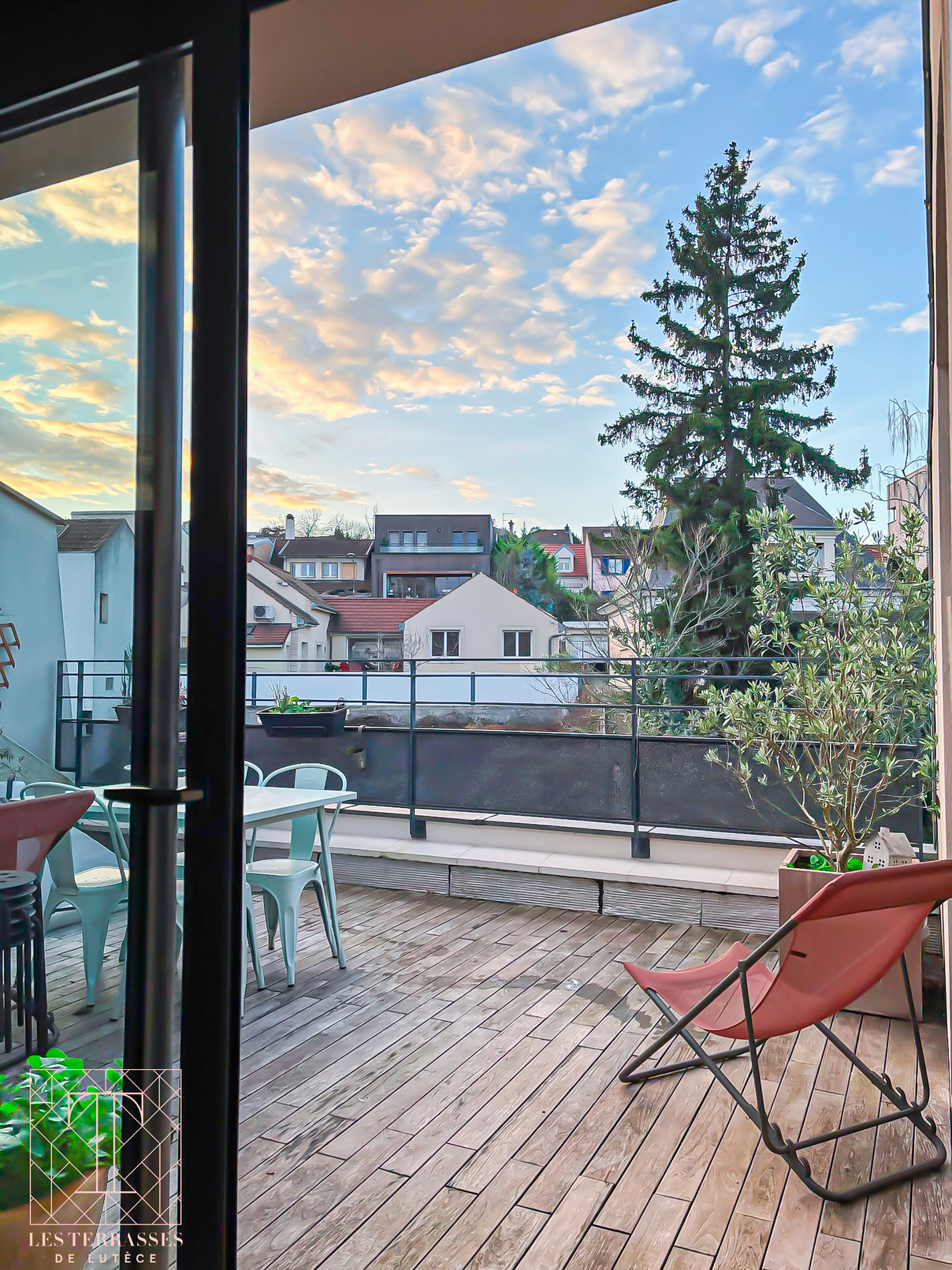 Photo n°3 du bien immobilier Aux portes de Paris – Dernier étage – Appartement familial avec terrasse Sud-Ouest