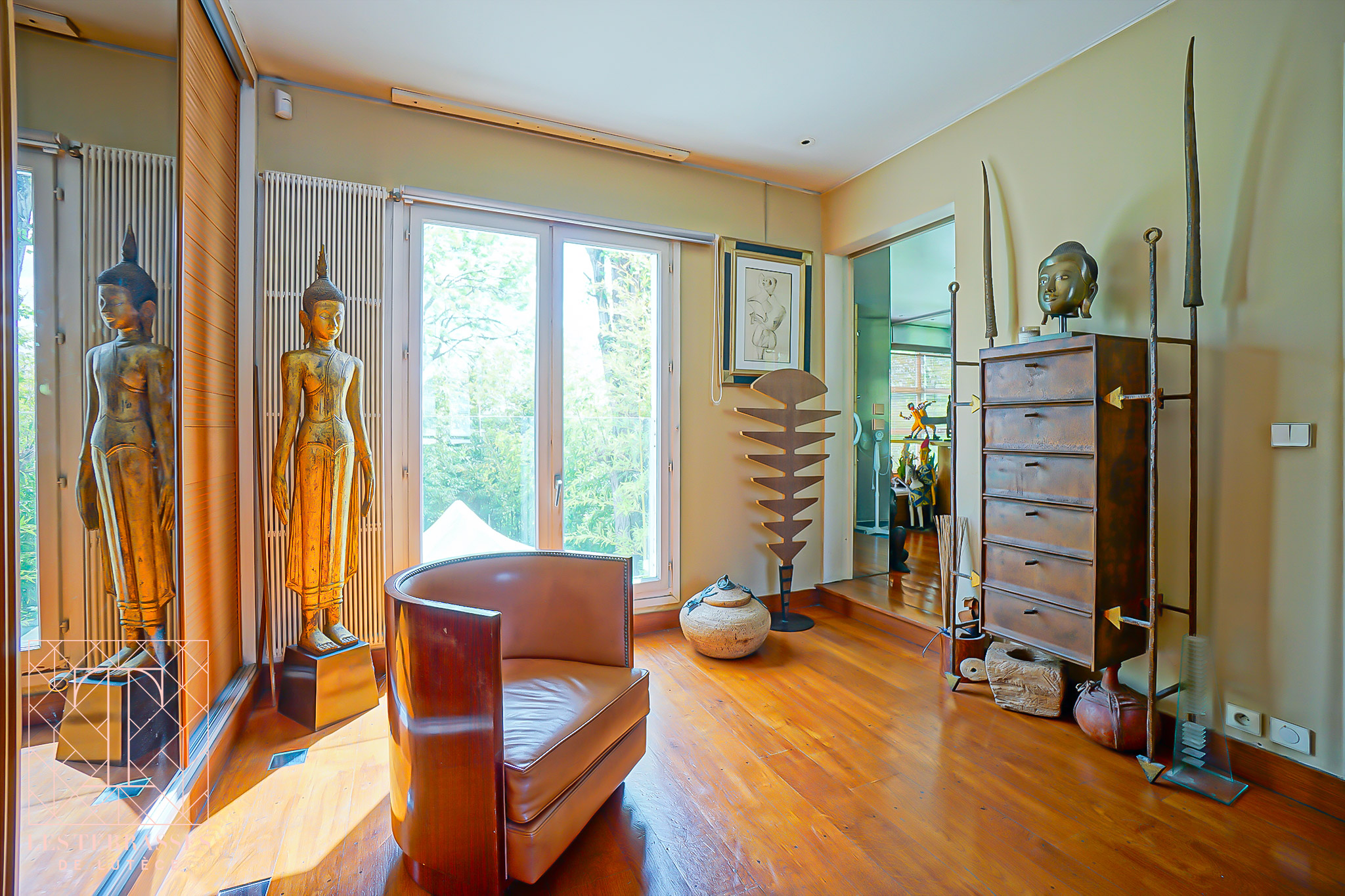 Photo n°11 du bien immobilier Élégante meulière de caractère avec jardin paysager
